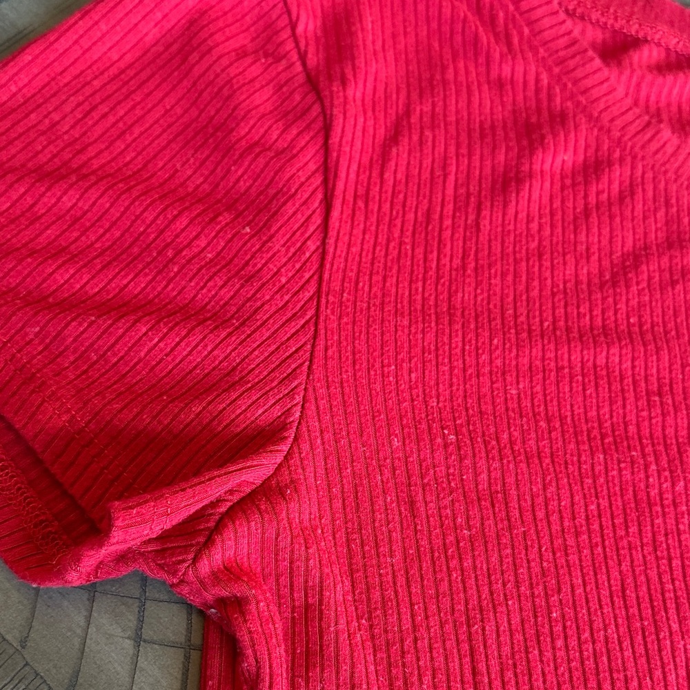 Bozzolo Red Ribbed Short Sleeve Top Cropped - Picture 3 of 4
